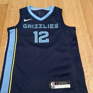 Ja morant Memphis grizzlies nba jersey. Size kids small.